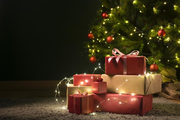 świątecznie 02 - Christmas_Christmas_tree_Fairy_lights_Balls_Box_596647_6196x4131.jpg