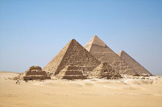 Niezwykłe i niewytłumaczalne historie i zjawiska - 800px-all_gizah_pyramids.jpg