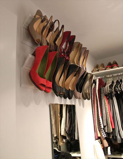 Zrób to sam - High heel shoe rack made out of molding.jpg